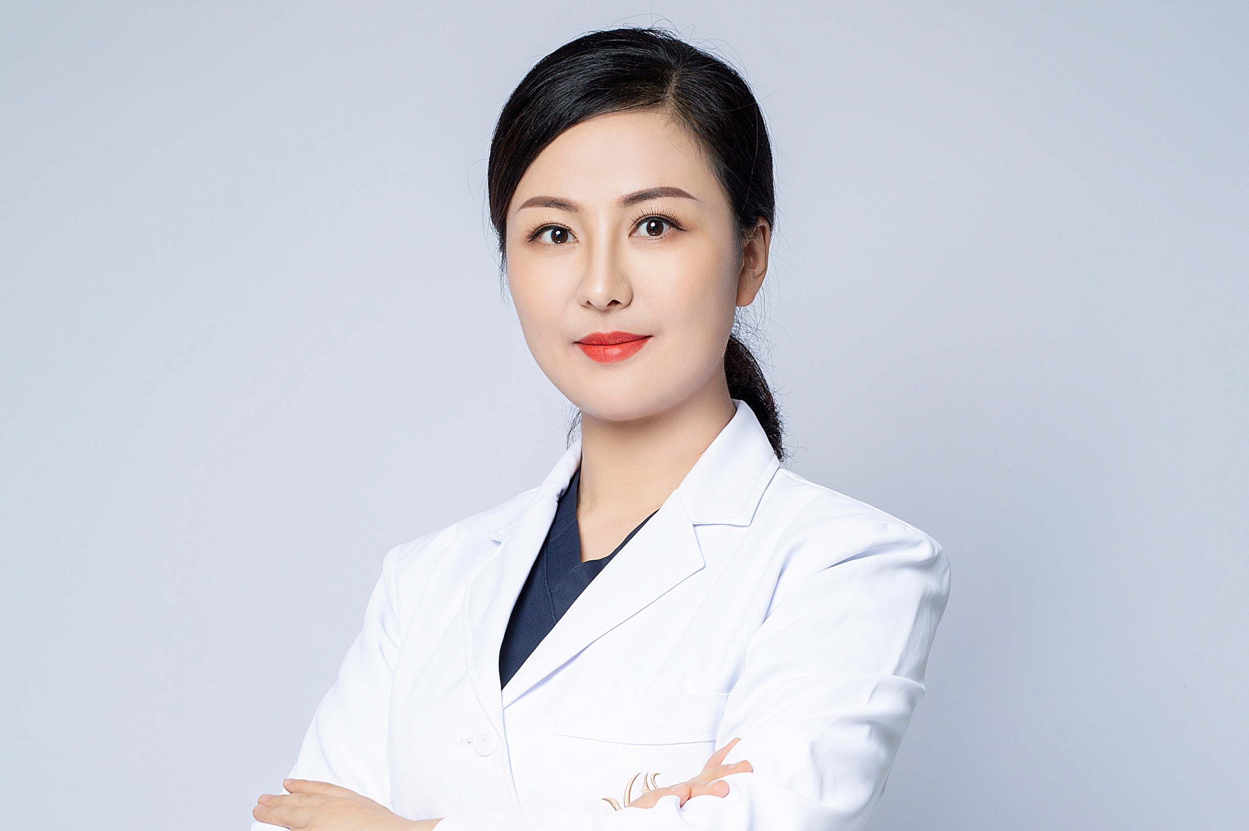  p>徐琳,女,现任郑州熙禾医疗美容医院医师 /p>