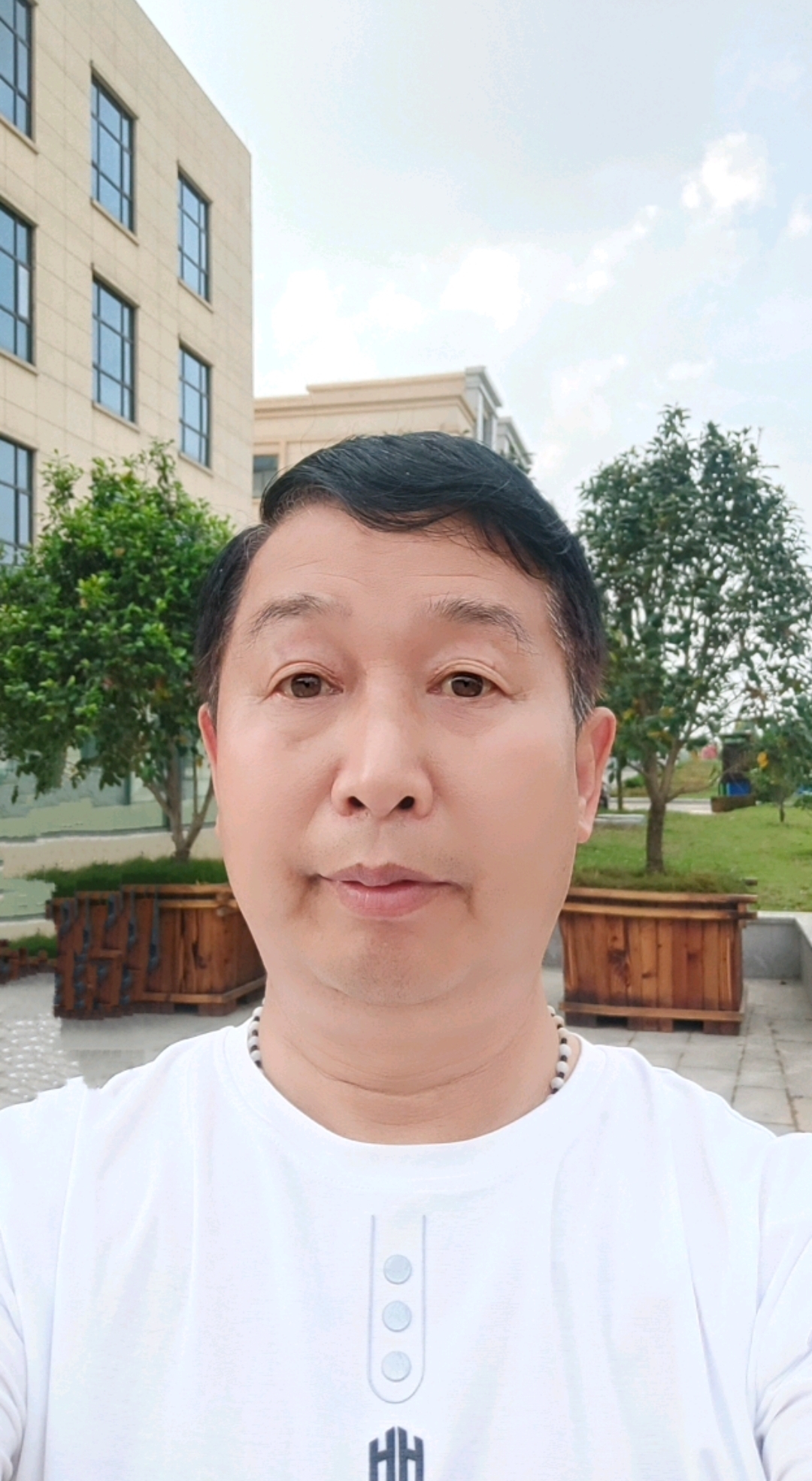  p data-id="2indmbzv822">高远,男,汉族,号香山居士,春源斋主人.