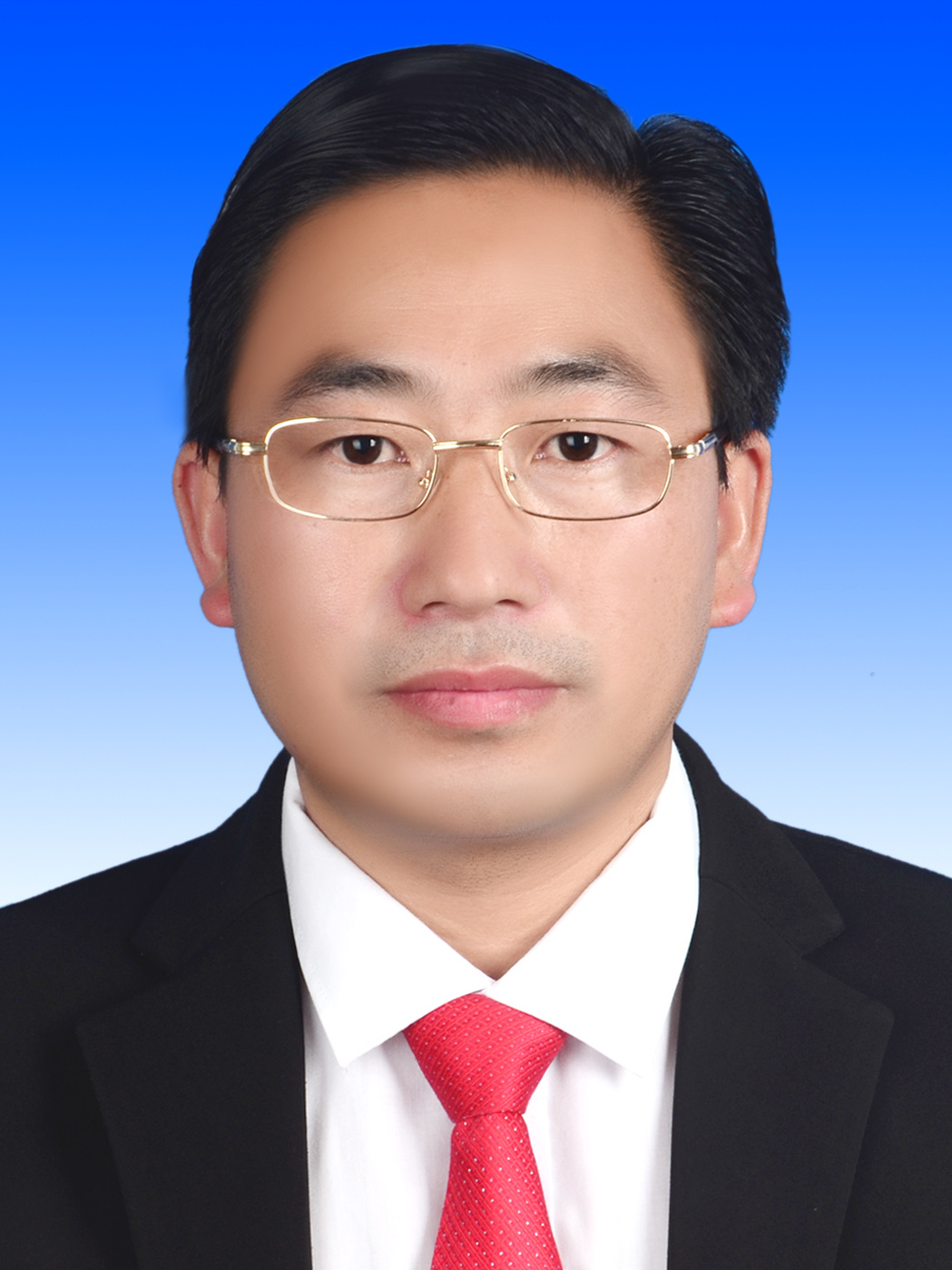 张泽兴,男,现任贵州省瓮安县市场监督管理