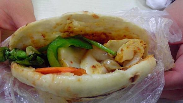  p data-id="gnwilisi3d">菜焙子,一名"焙子夹菜",张家口市怀来县的