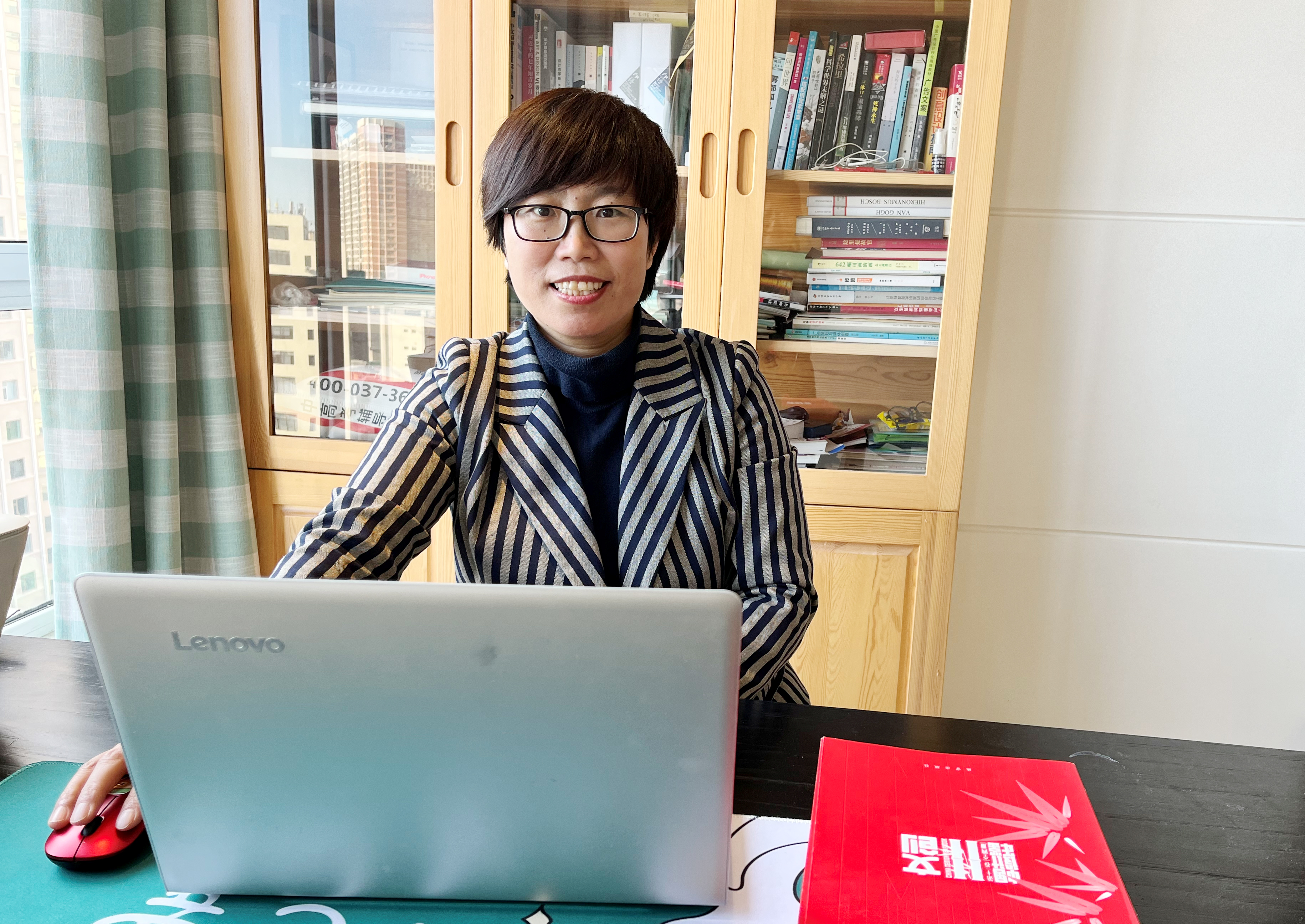  p>张晓玲, 女,辽宁工程技术大学工程硕士,文化旅游系广告艺术设计