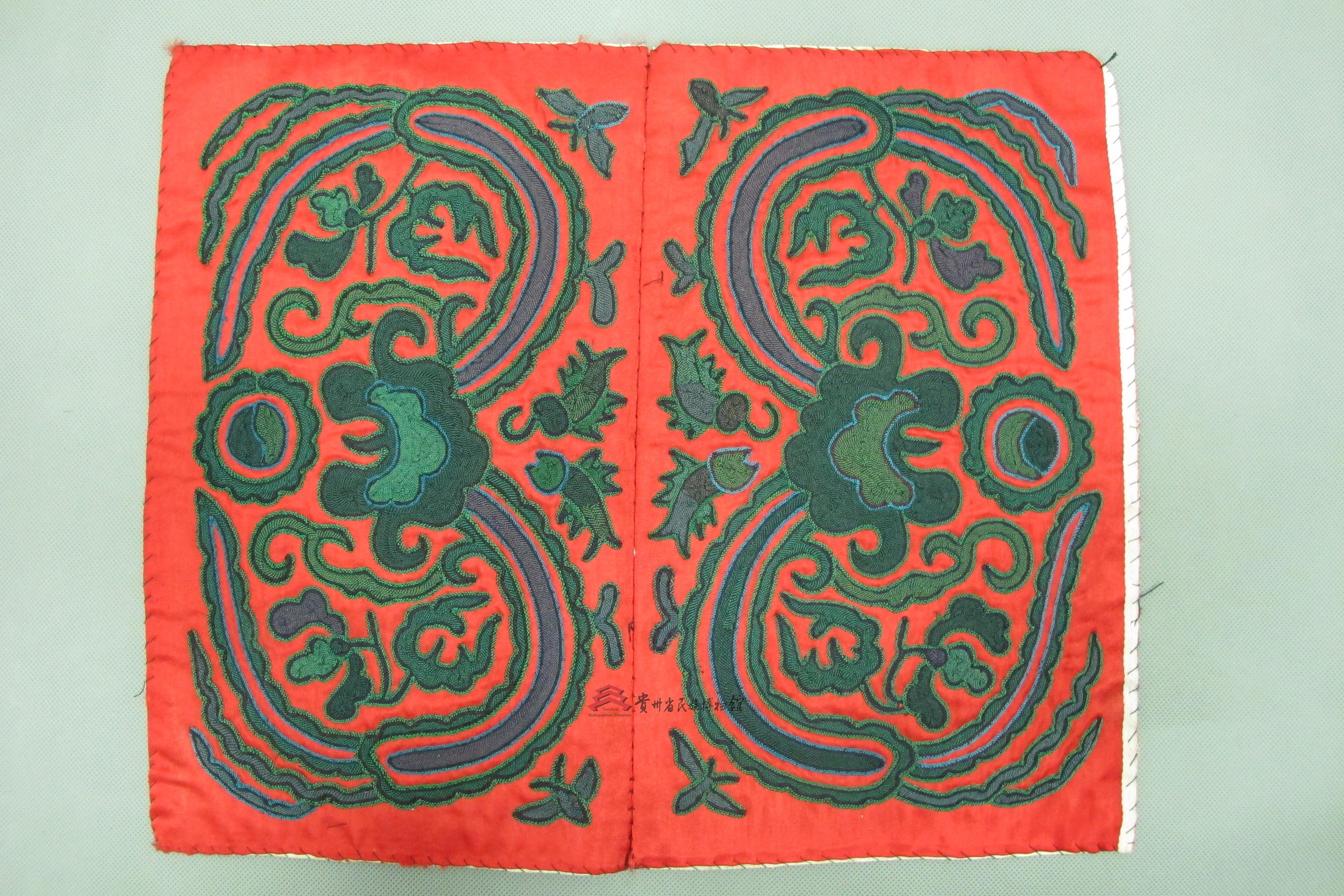 当代台江苗族辫绣双身龙纹绣片