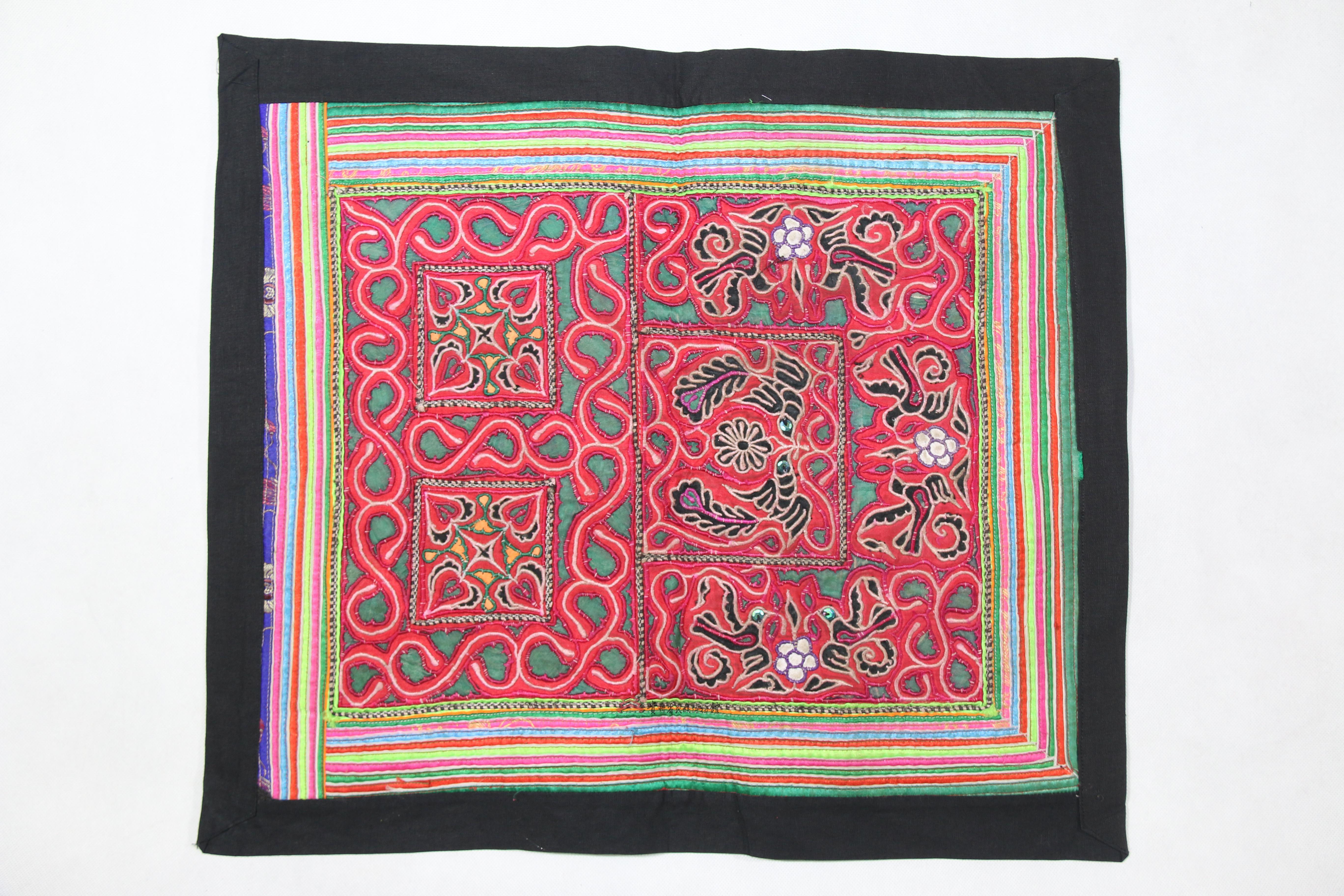 当代六盘水苗族布贴凤鸟纹围腰绣片