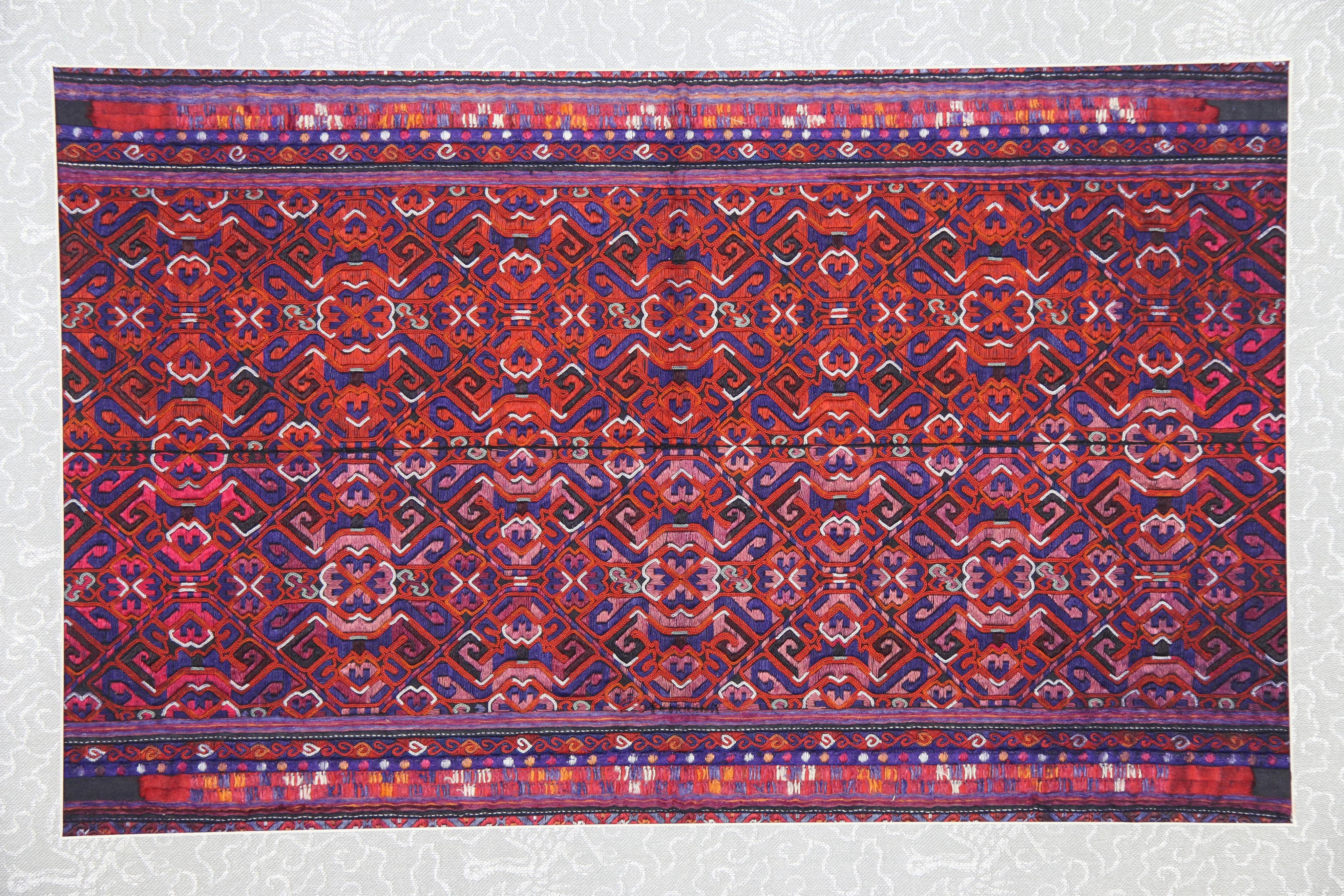 当代黄平苗族挑花几何纹绣片