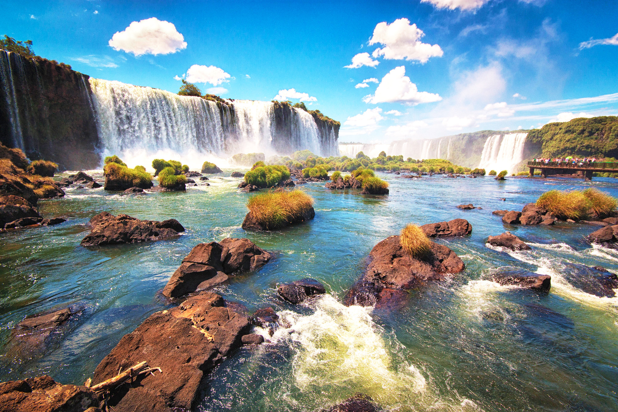  p>伊瓜苏大瀑布是世界上最宽的 a target="_blank" href="/item/瀑布