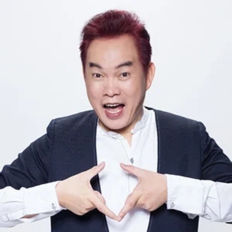  p>康康于台湾高雄市立中正高工毕业(虽然读了四年),在学时代曾是学校