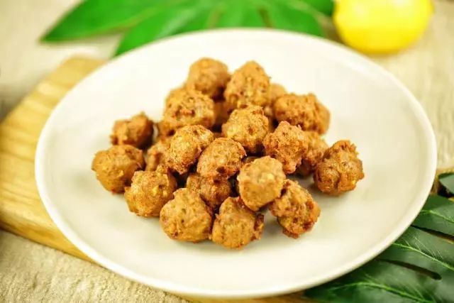  p>炸团子,湖北省荆州市监利县特产.