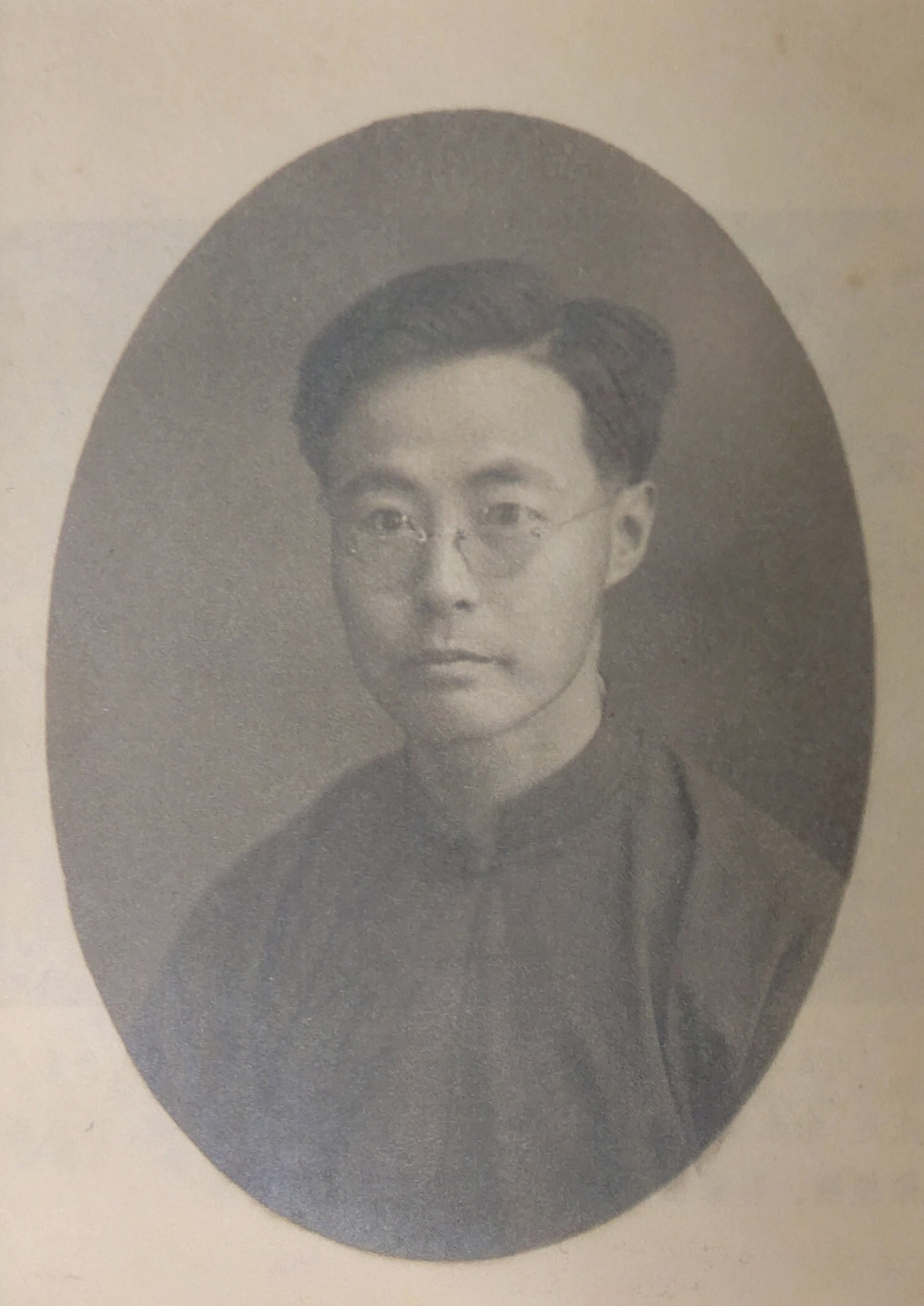  p>顾颉刚(1893年5月8日—1980年12月25日),原名诵坤,字铭坚,号颉