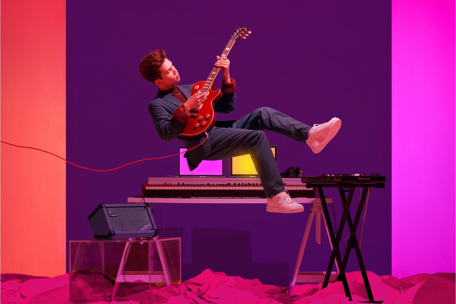  p>《偷渡》是 a target="_blank" href="/item/派伟俊/18804001"