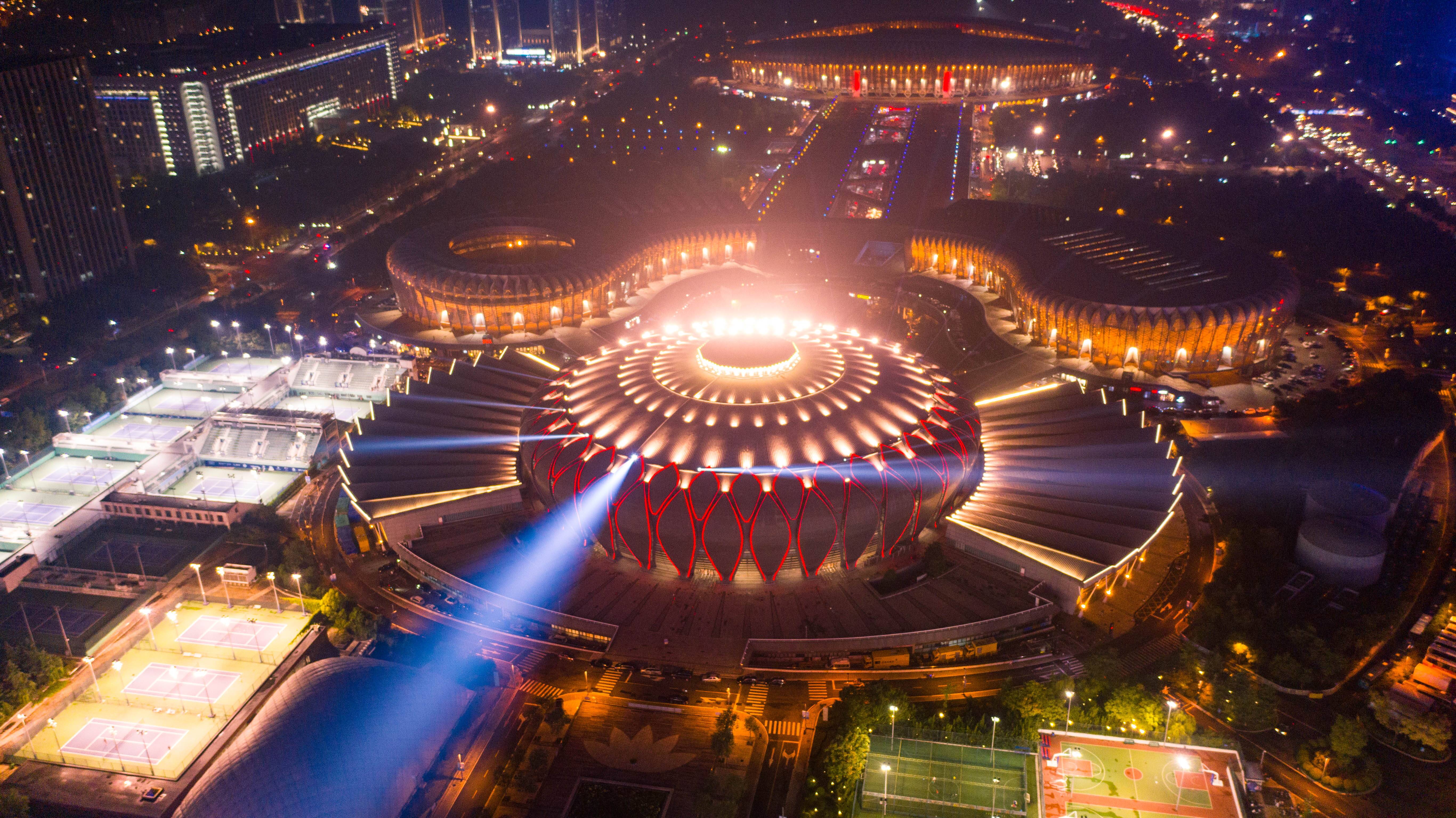 center,简称:济南奥体中心)是位于山东省济南市历下区经十东路的城市