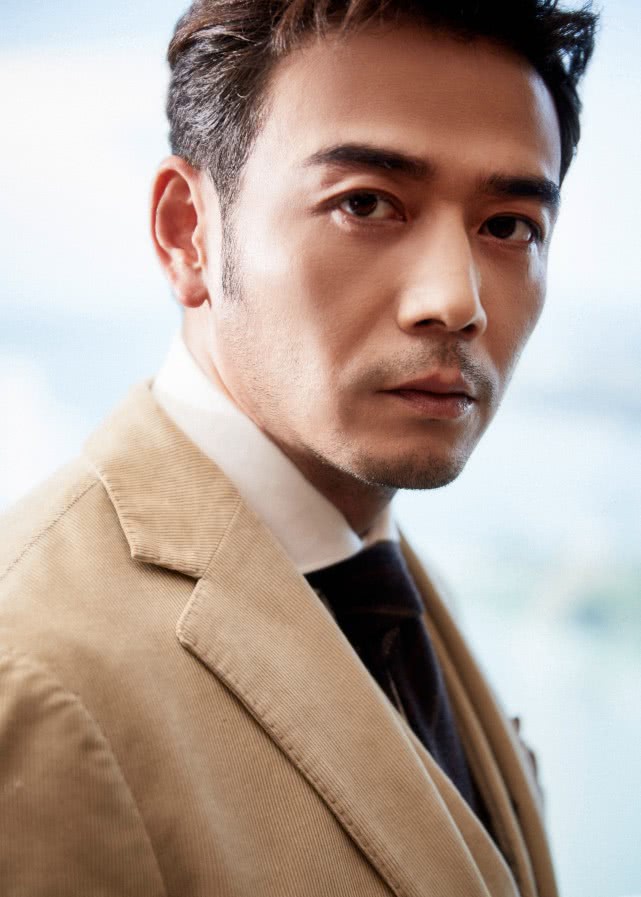 被观众排斥说油腻之后，杨硕的教育方式再度引发吐槽_百科TA说