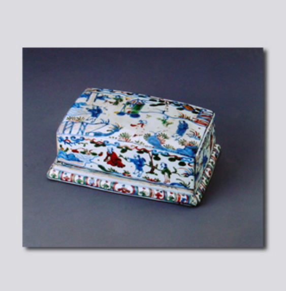  p>五彩人物纹方格盒是明万历(1573-1620)时期的一件文物,现收藏于