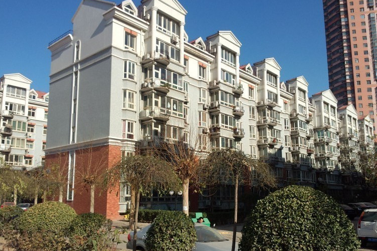 雅园是由北京燕都立民房地产开发有限公司开发的楼盘,小区规划总占地