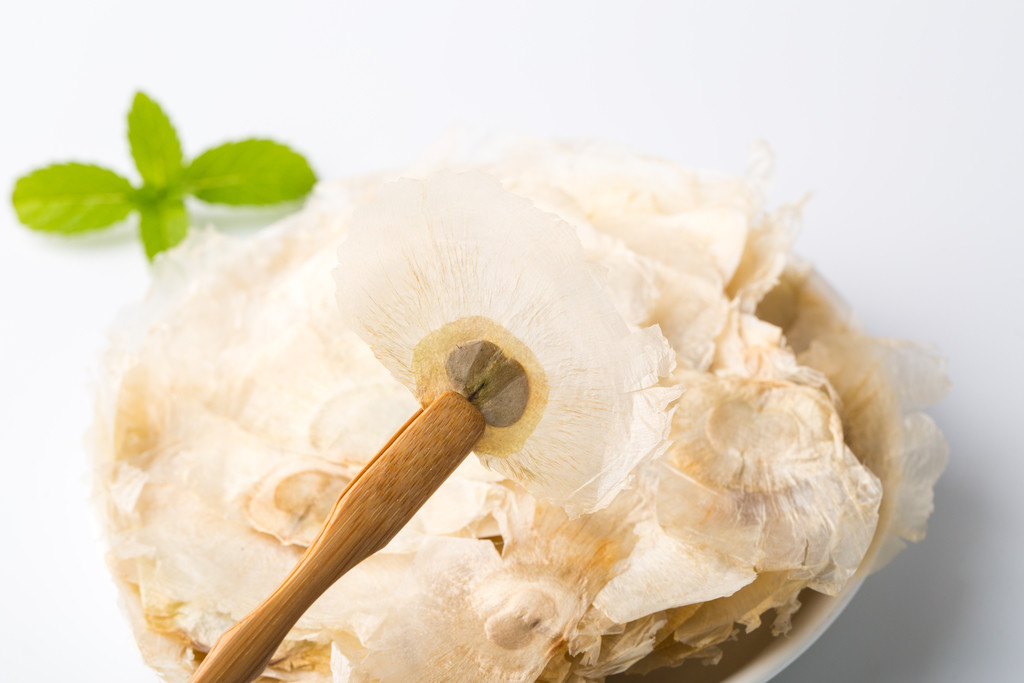 kurz),紫葳科木蝴蝶属直立小乔木植物.