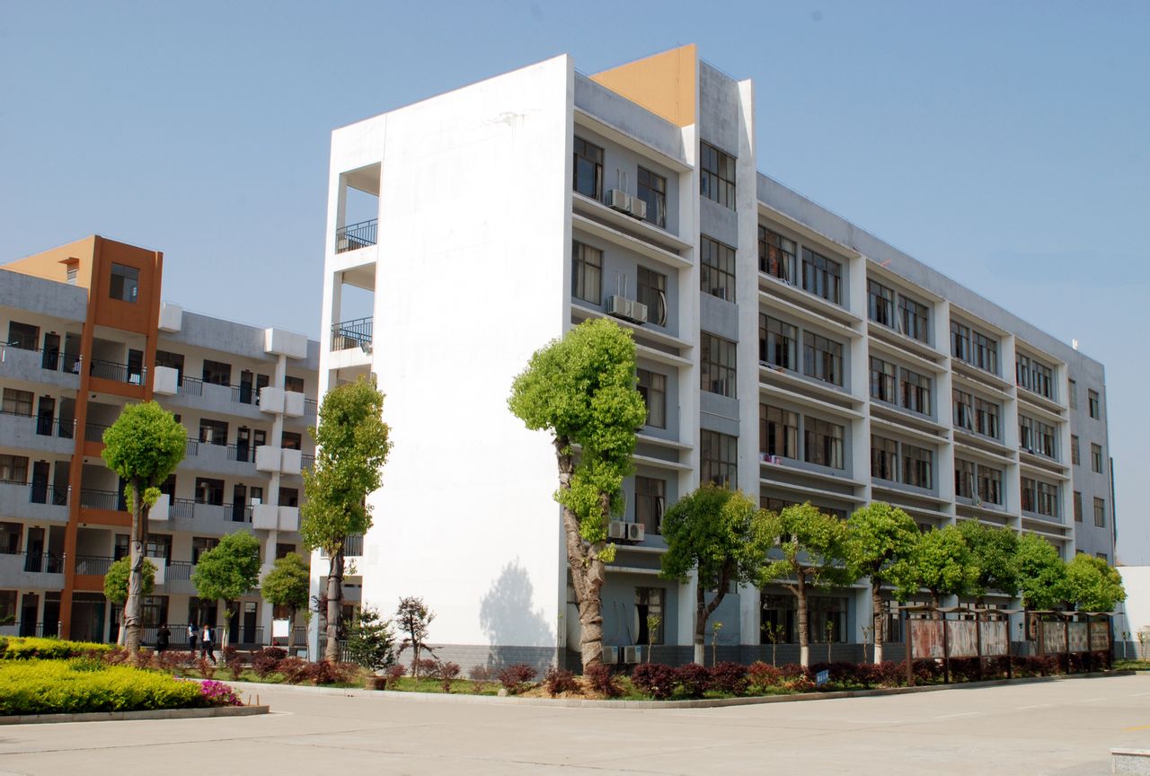 黄梅县晋梅中学