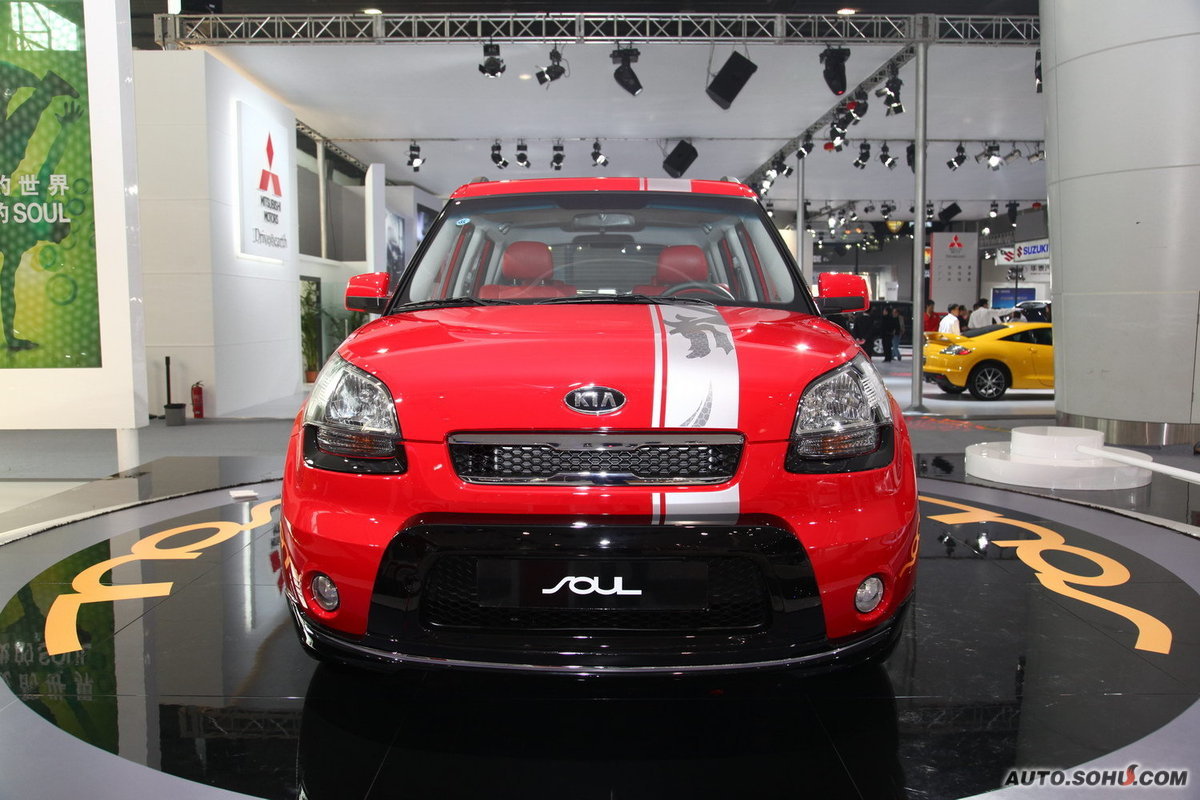 起亚秀尔的车长×车宽×车高分别为4096mm×1785mm×1663(1676)mm.