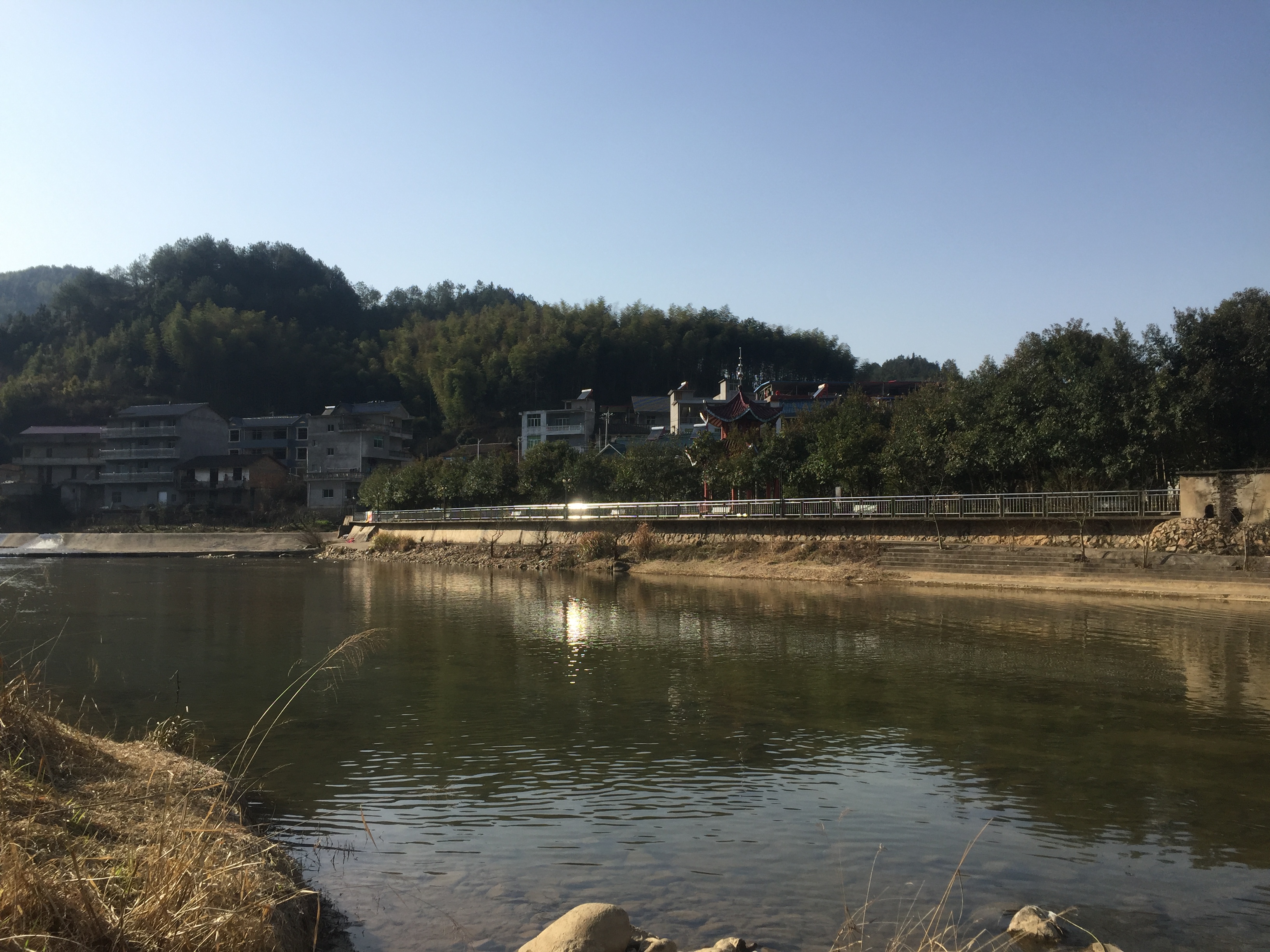  p data-id="gnhh76nx3q">柳墩村位于福建省浦城县盘亭乡,福建省省级