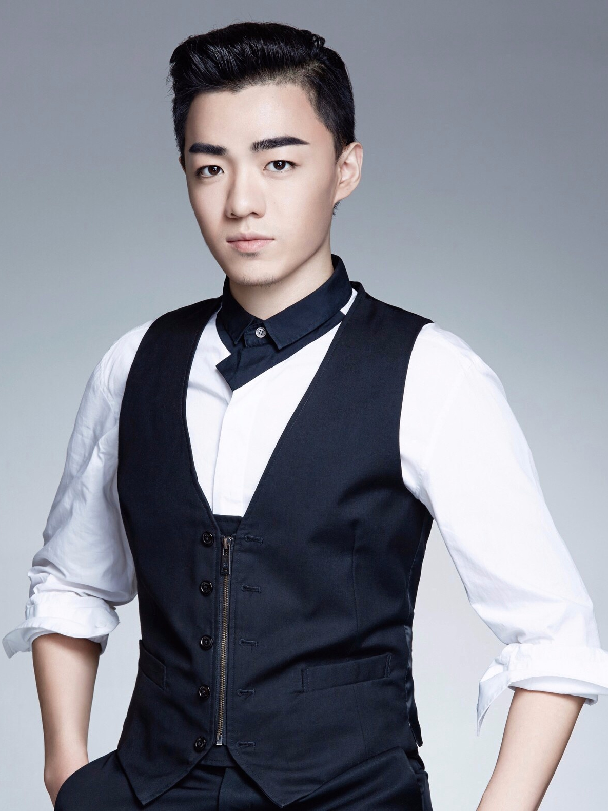  p>金圣权,1993年9月8日出生于中国,籍贯黑龙江省哈尔滨市,中国内地