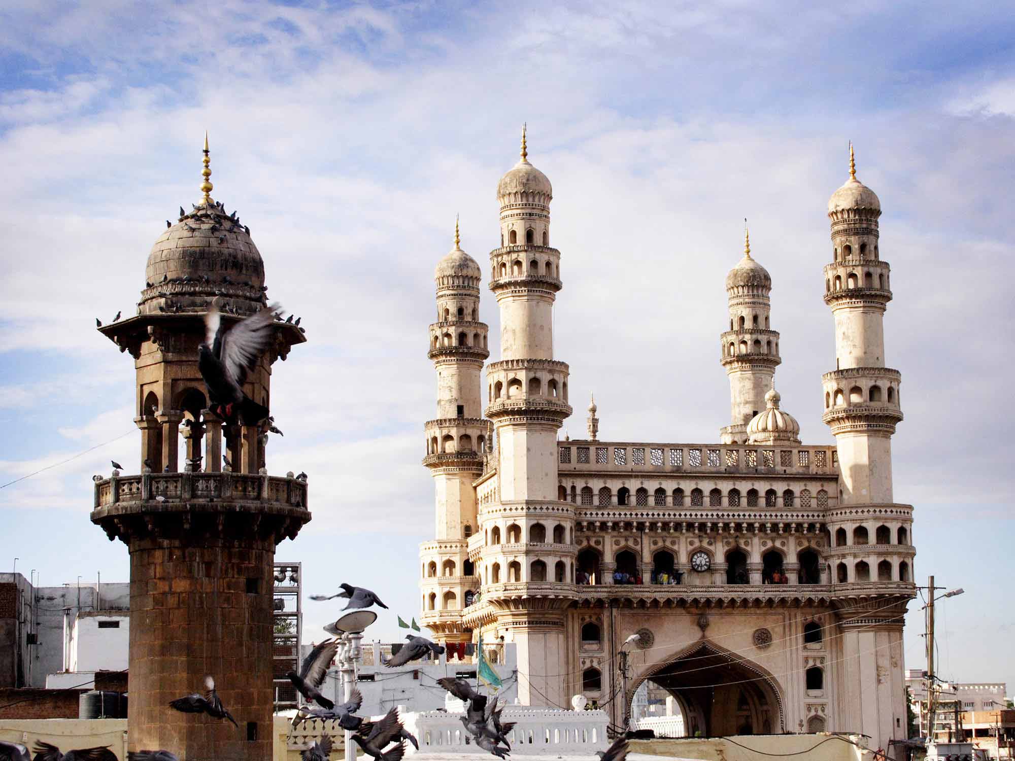  p>查米纳塔门是印度安得拉邦首府海得拉巴境内建筑 /p>