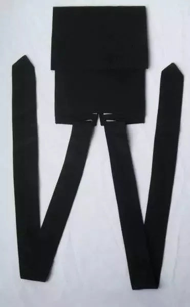  p>道巾,即道教徒所戴的帽子.