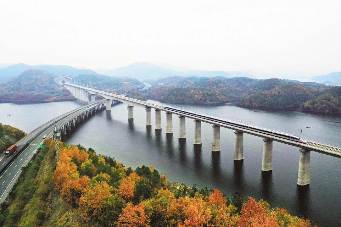 (武)汉十(堰)铁路