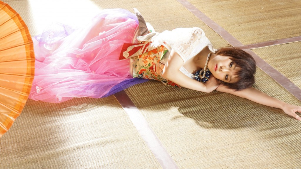 ">香港 /a>女歌手 a target="_blank" href="/item/雷琛瑜/6286307"