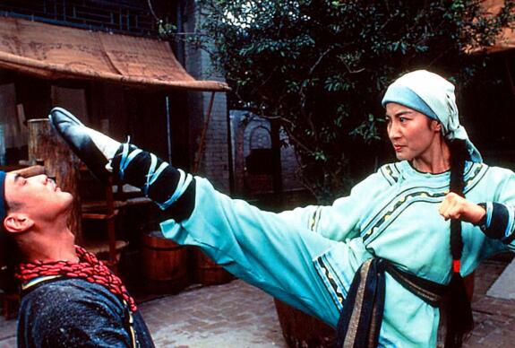 严咏春大战飞天猩猩