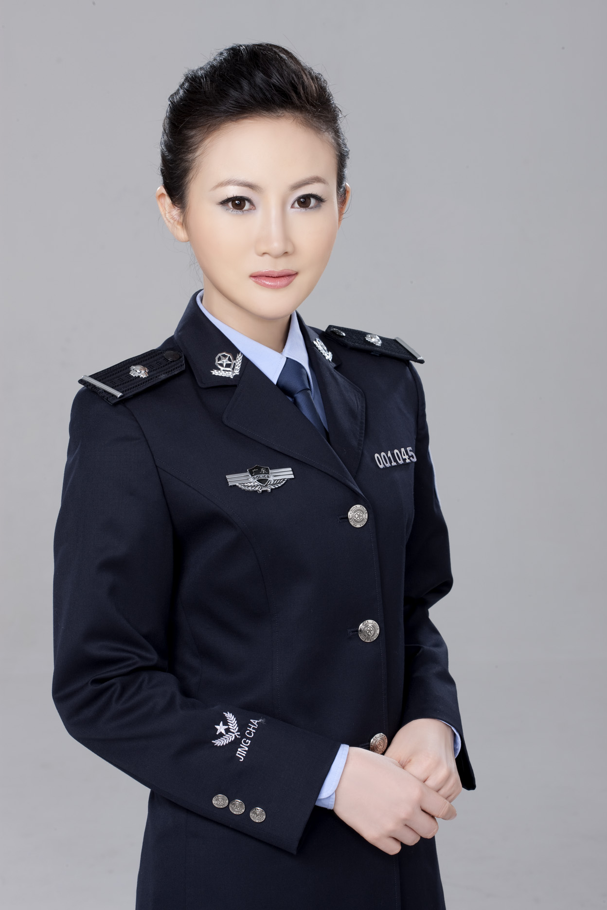  p>李嘉一,出生于广东,十大美女城市排行广州排名第二,第一美女警花