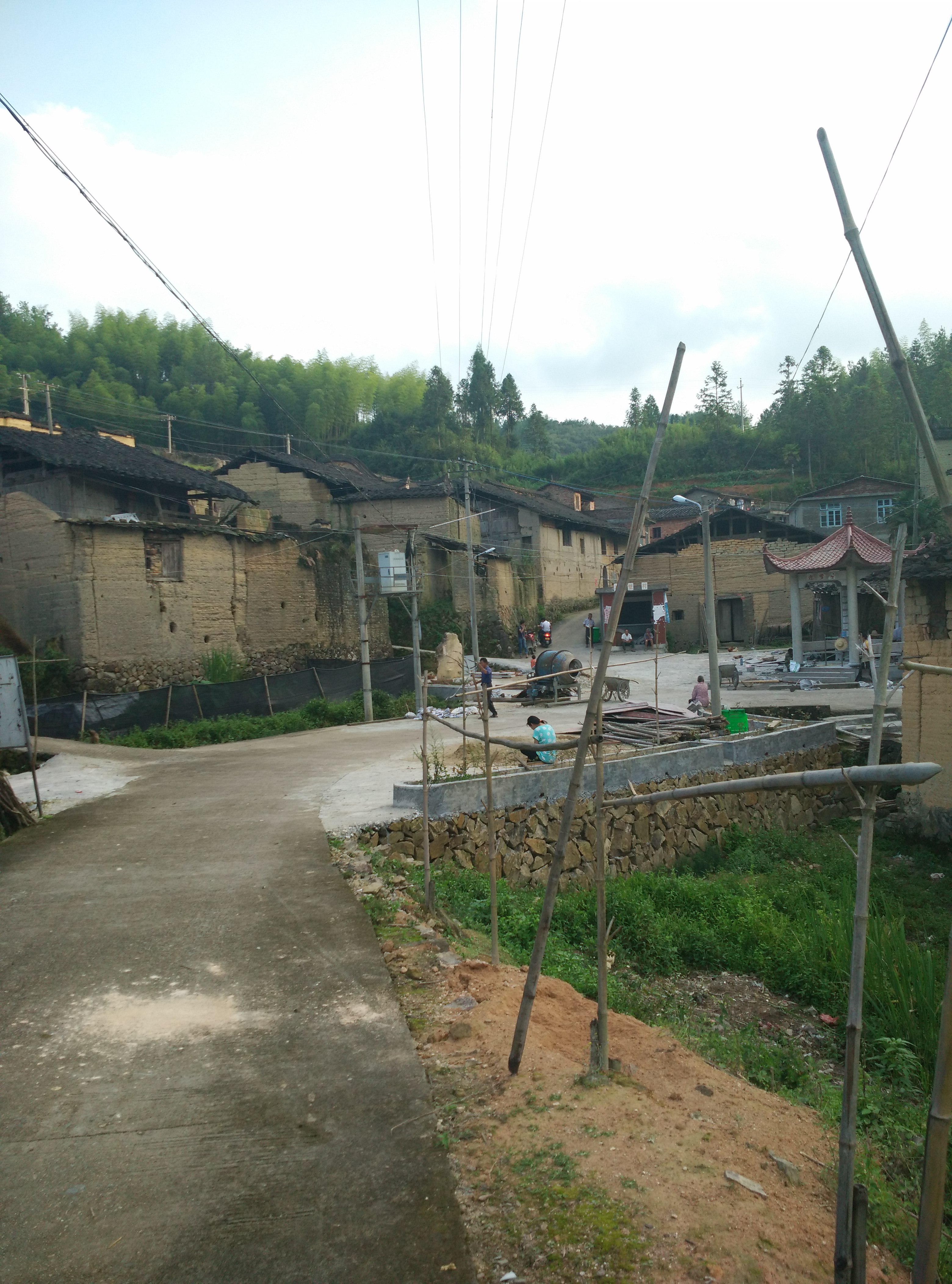 石壁村