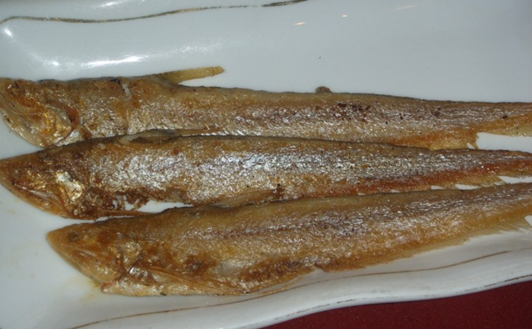  p>刀鱼,学名长颌鲚,又称 a href="#" data-lemmaid="2212258">刀鲚 