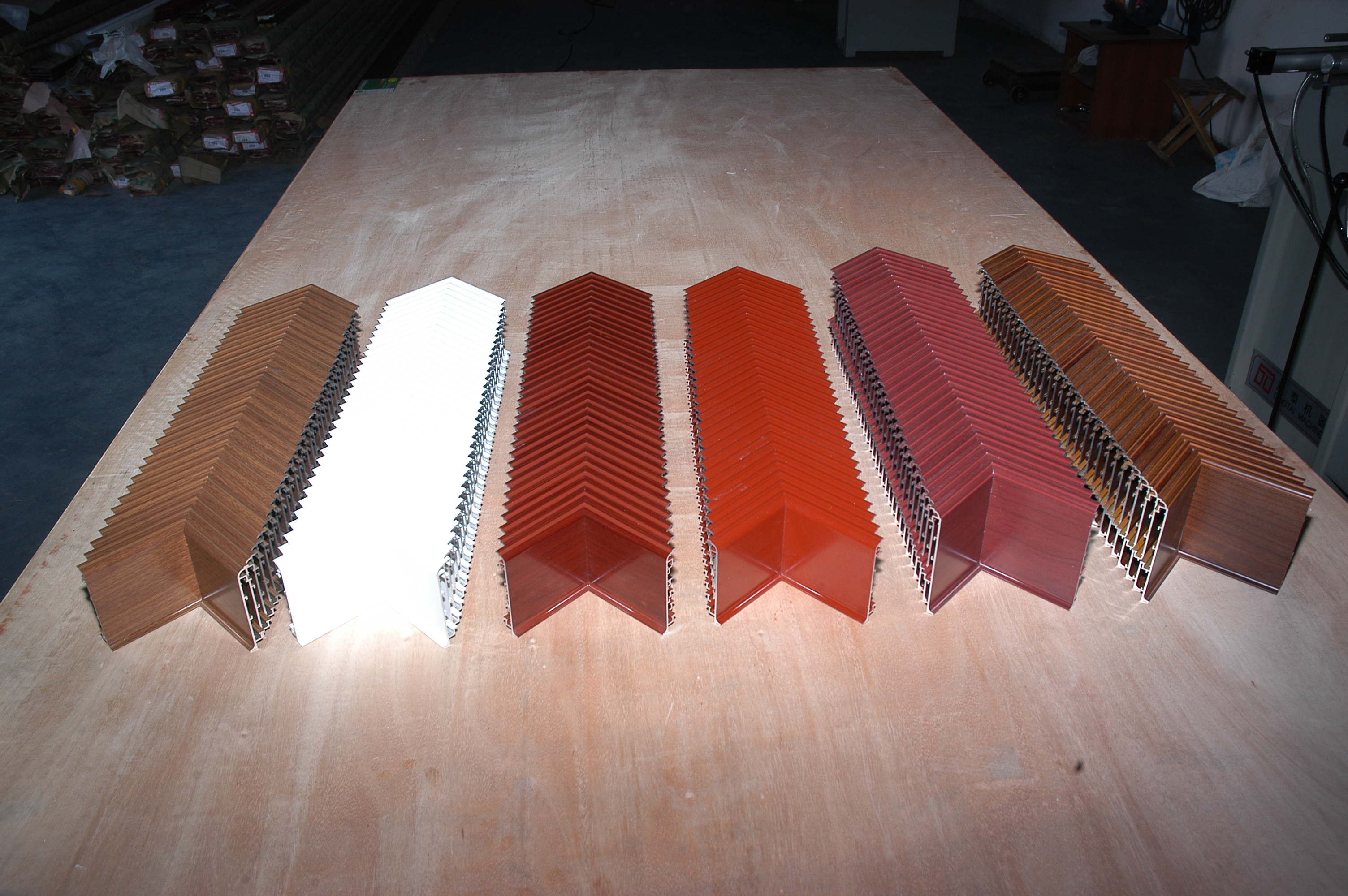  p>踢脚线是装修时用的专用词语.