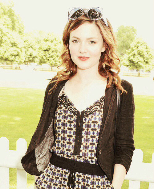  p>荷丽黛·格兰杰 i>(holliday grainger) /i>,1988年3月27日生于