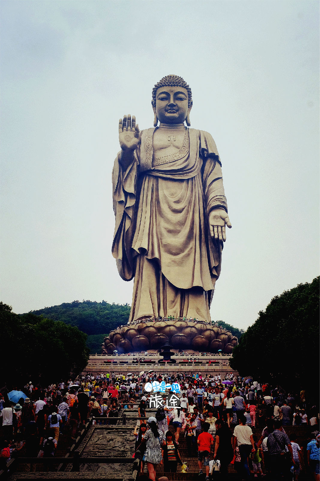  p>灵山大佛是一个世界著名景点,位于江苏省无锡市滨湖区马山国家风景