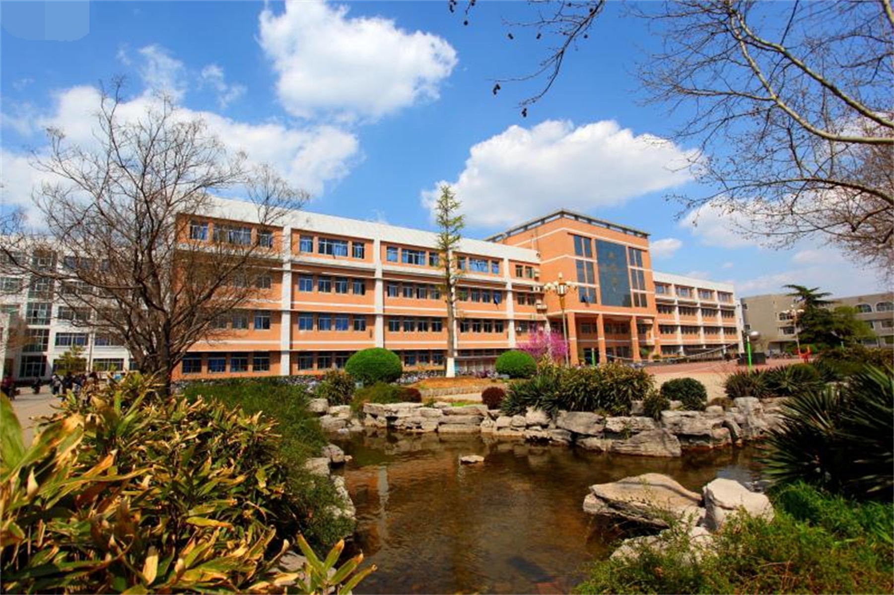 (fourth middle school, zhangqiu district, jinan),简称章丘四中