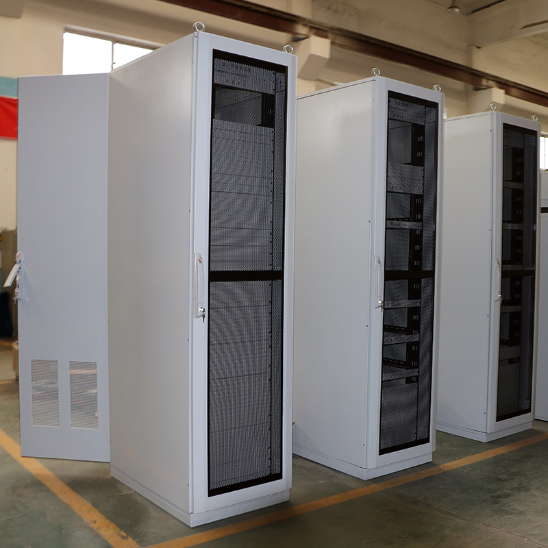  p>网络机柜,是用来组合安装面板,插件,插箱,电子元件,器件和机械零件