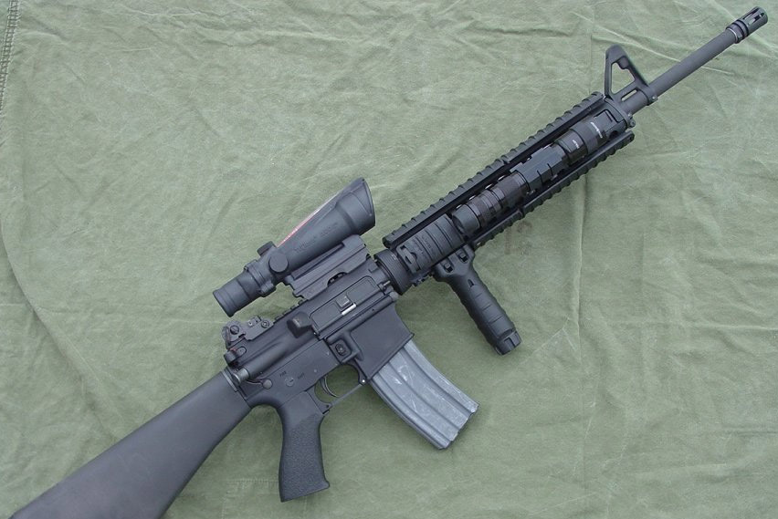 m16a4作为前线曾经全军装备过海军陆战队和少部分陆军