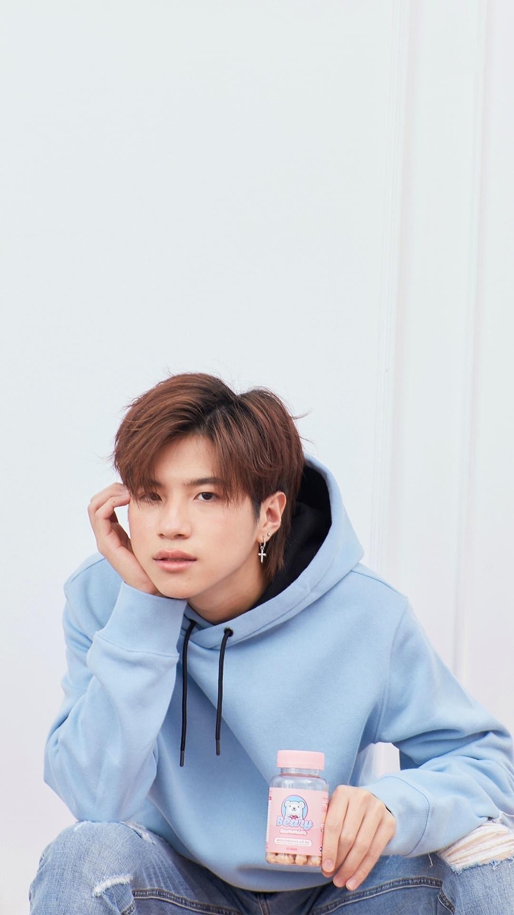  p>拉塔维·吉沃叻拉(plan),1997年2月19日出生于泰国,泰国男演员 