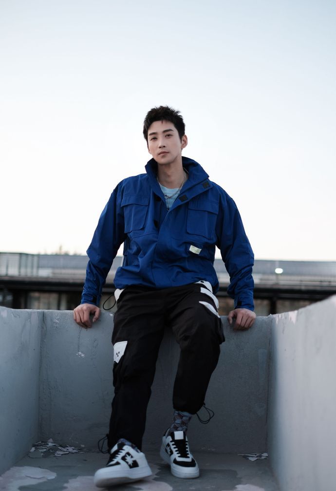  p>庞瀚辰,曾用名庞洪涛,1990年10月28日出生于辽宁省抚顺市,中国内地