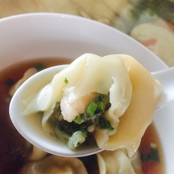荠菜虾仁馄饨饺