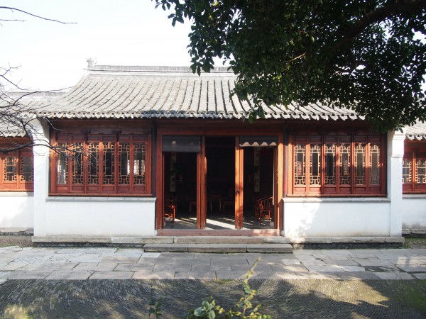 彩衣堂西路柏古轩