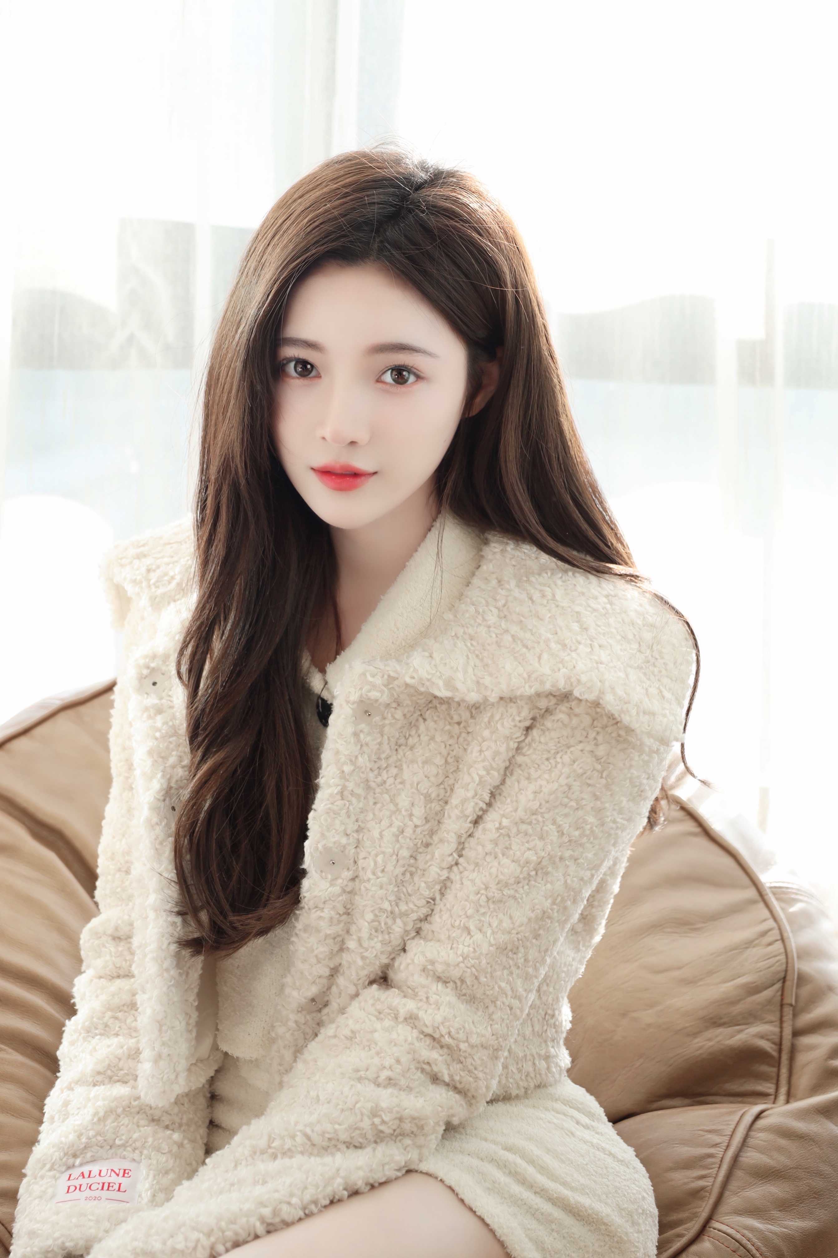 "370496">张家界 /a>,女 a target="_blank" href="/item/歌手/16693"