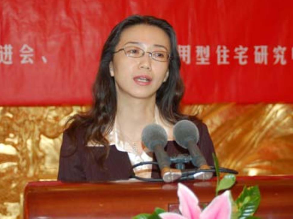  p>林蔚女士,教育背景 1999 年—2001 年  a ta