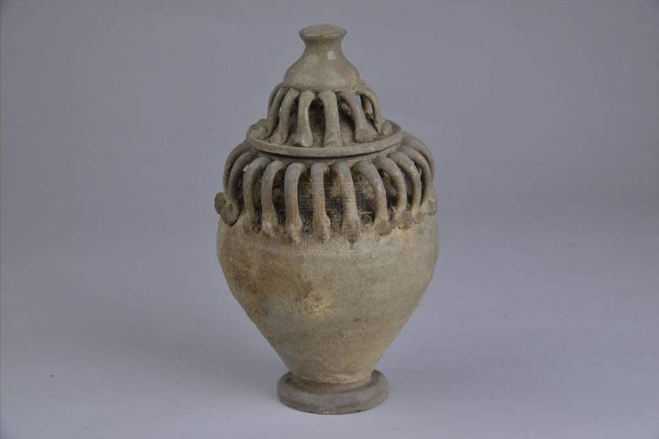 明青釉灰陶带盖谷仓罐