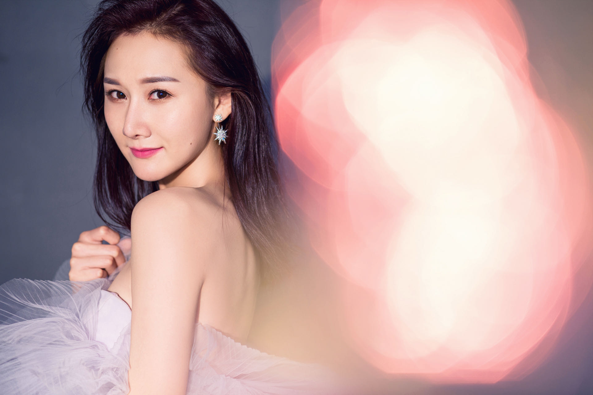  p data-id="gnx7xhnm6w">霍秋慧,1989年11月13日出生于辽宁省沈阳市