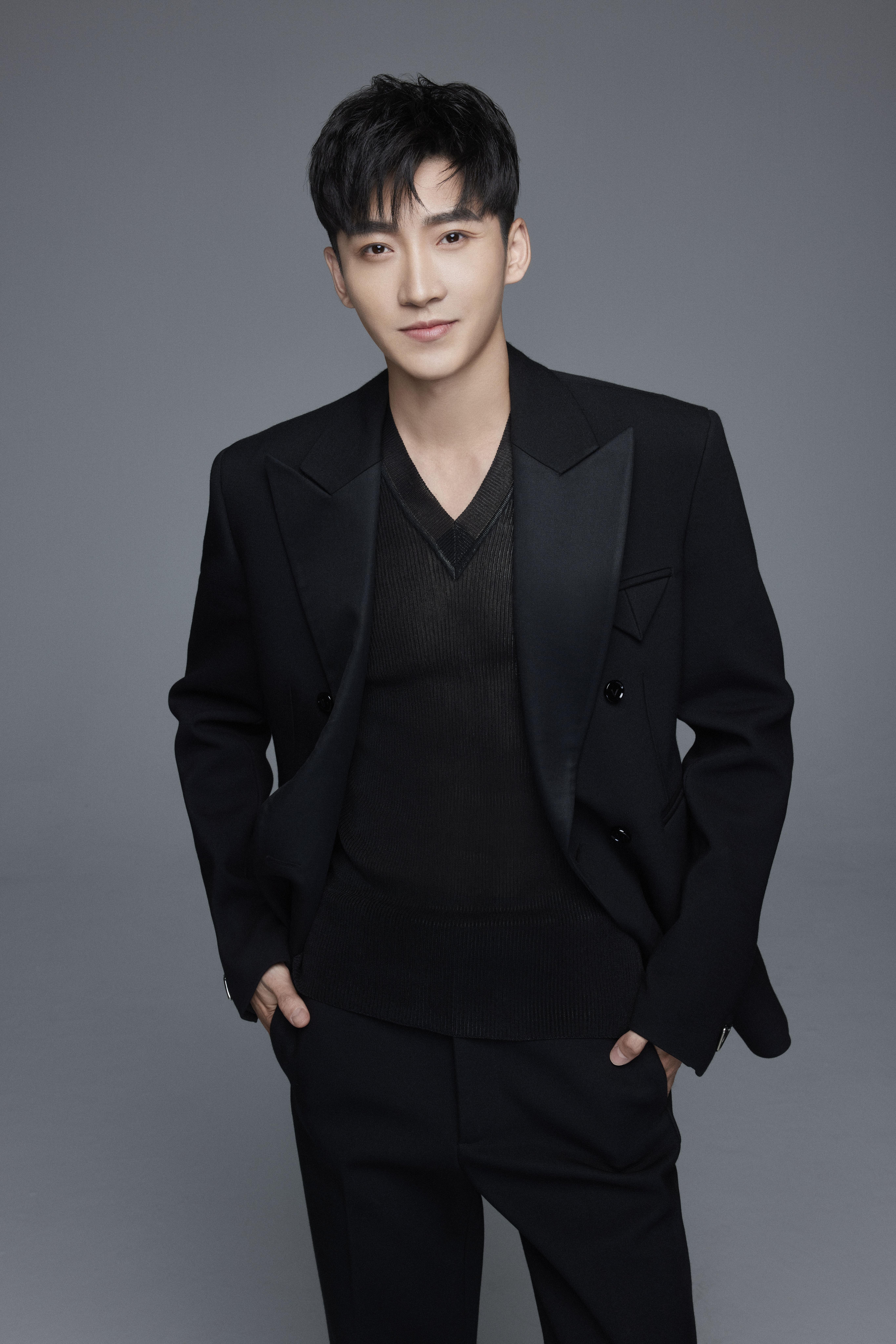  p data-id="gnsqn10cpc">路宏,1991年1月11日出生于黑龙江省鹤岗市