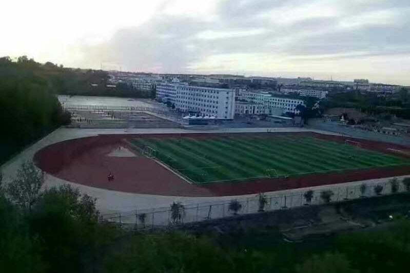 库伦旗第一中学