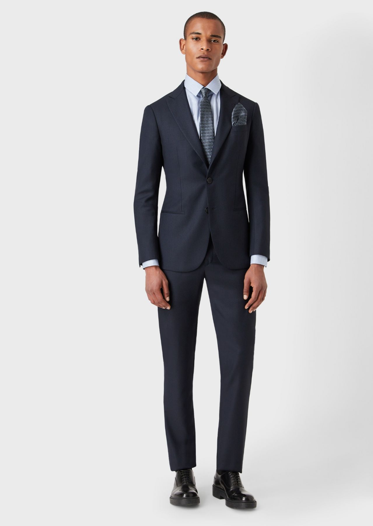  p>修身绵羊毛西装套装是emporio armani品牌旗下的一款产品. /p>