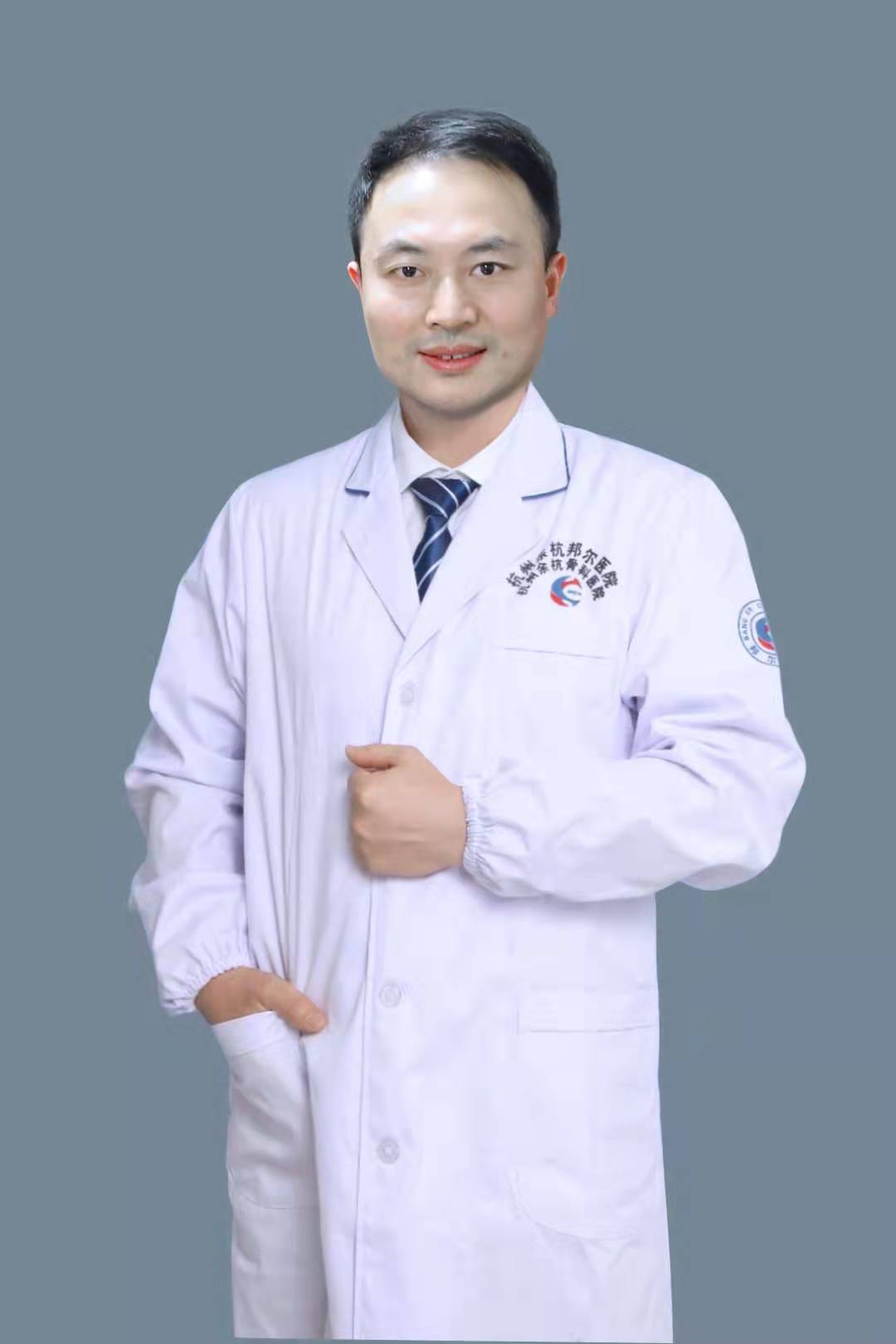  p data-id="2j2skfymukj">程栋是江西上饶广丰县洋口镇壶村人,父母都