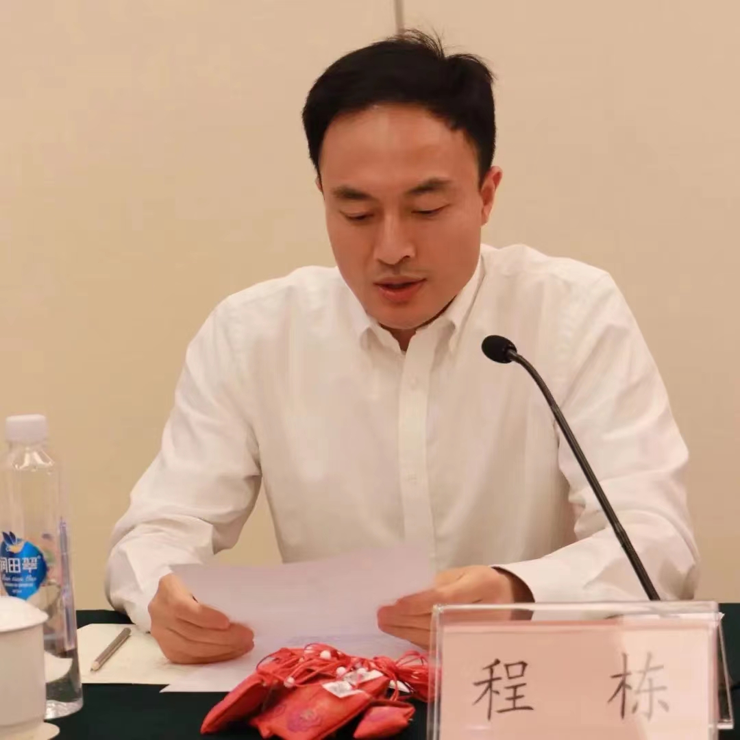 程栋是江西上饶广丰县洋口镇壶村人,父母都