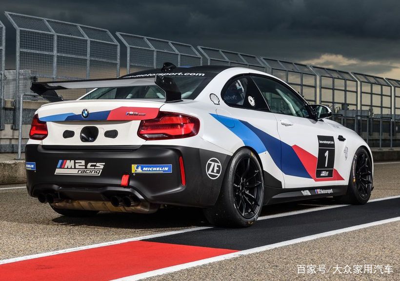 宝马M2 CS Racing，9万多欧是不是有点小贵？_百科TA说